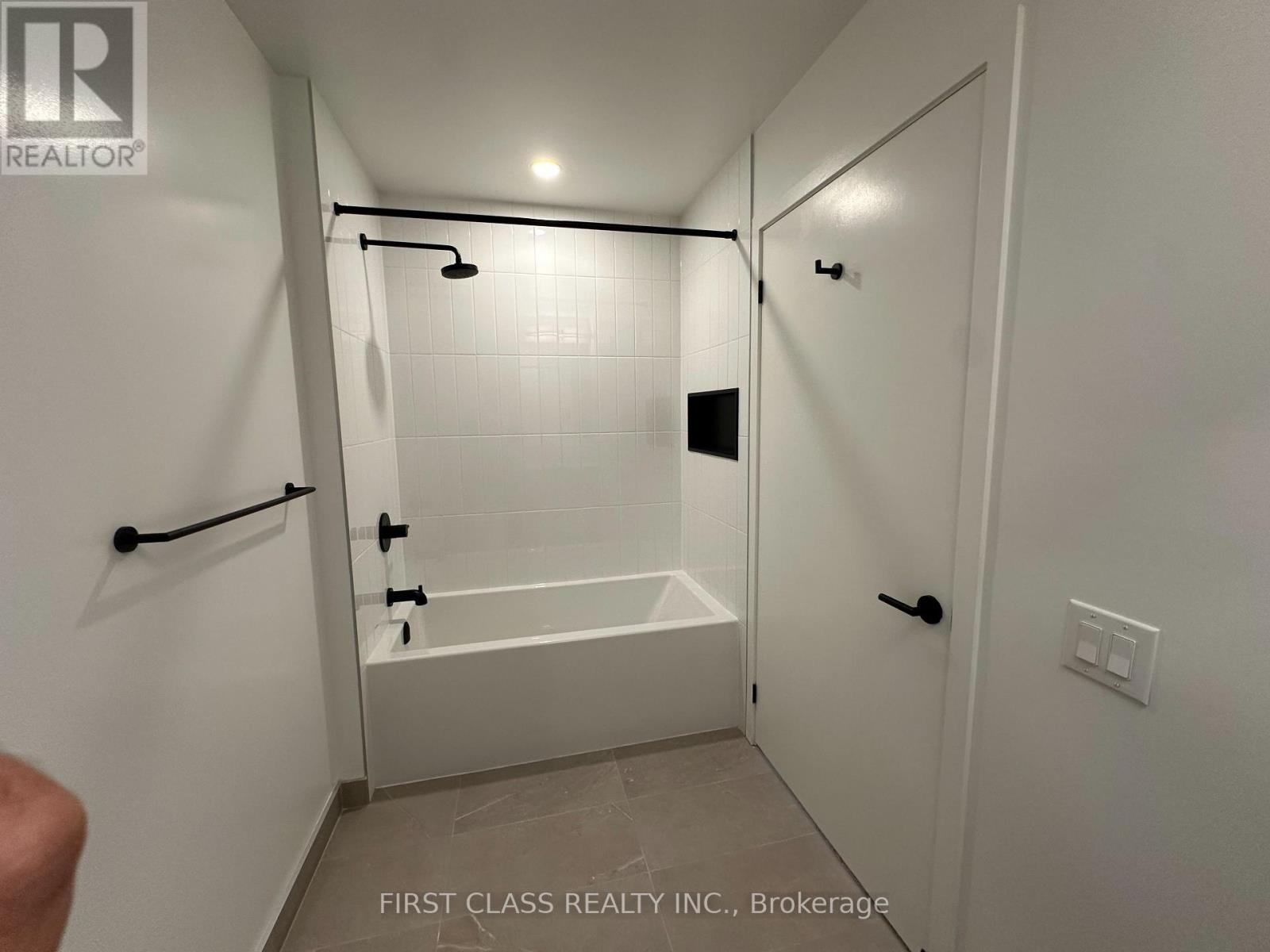 316 - 2495 Eglinton Avenue W, Mississauga, Ontario  L5M 2T2 - Photo 8 - W12583500