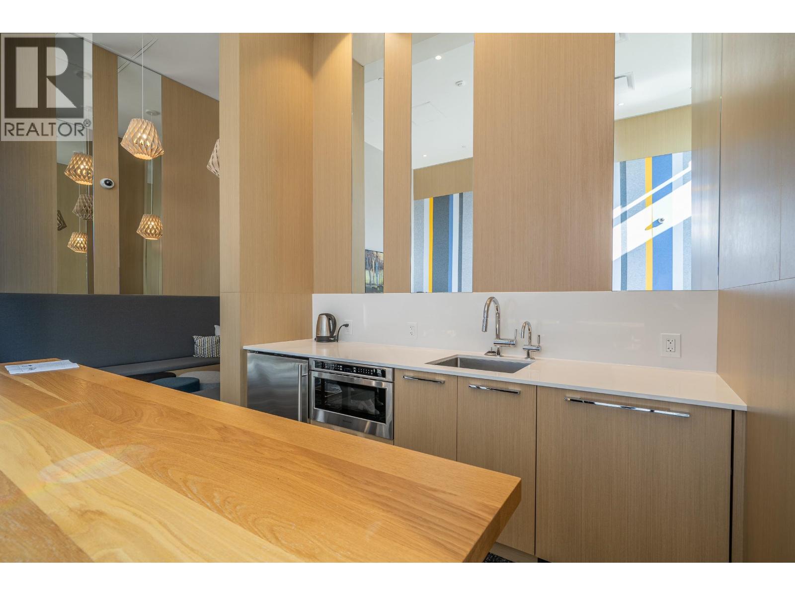 Listing Picture 24 of 28 : 101 5608 BERTON AVENUE, Vancouver / 溫哥華 - 魯藝地產 Yvonne Lu Group - MLS Medallion Club Member