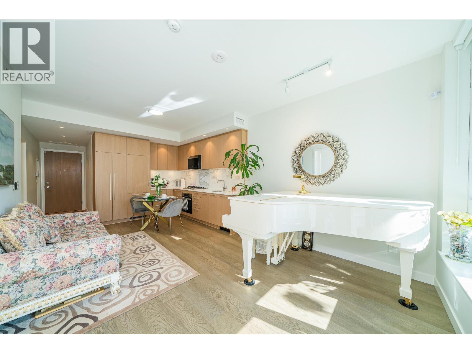 Listing Picture 4 of 28 : 101 5608 BERTON AVENUE, Vancouver / 溫哥華 - 魯藝地產 Yvonne Lu Group - MLS Medallion Club Member