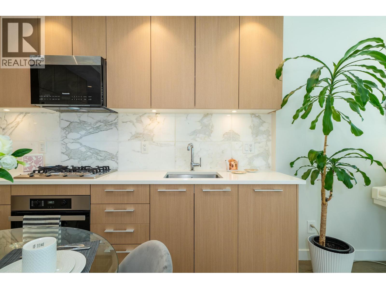 Listing Picture 9 of 28 : 101 5608 BERTON AVENUE, Vancouver / 溫哥華 - 魯藝地產 Yvonne Lu Group - MLS Medallion Club Member