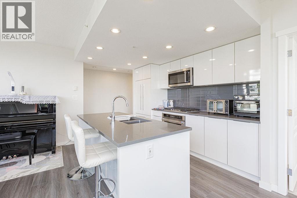 803 3100 Windsor Gate, Coquitlam, British Columbia  V3B 0P3 - Photo 11 - R3070724