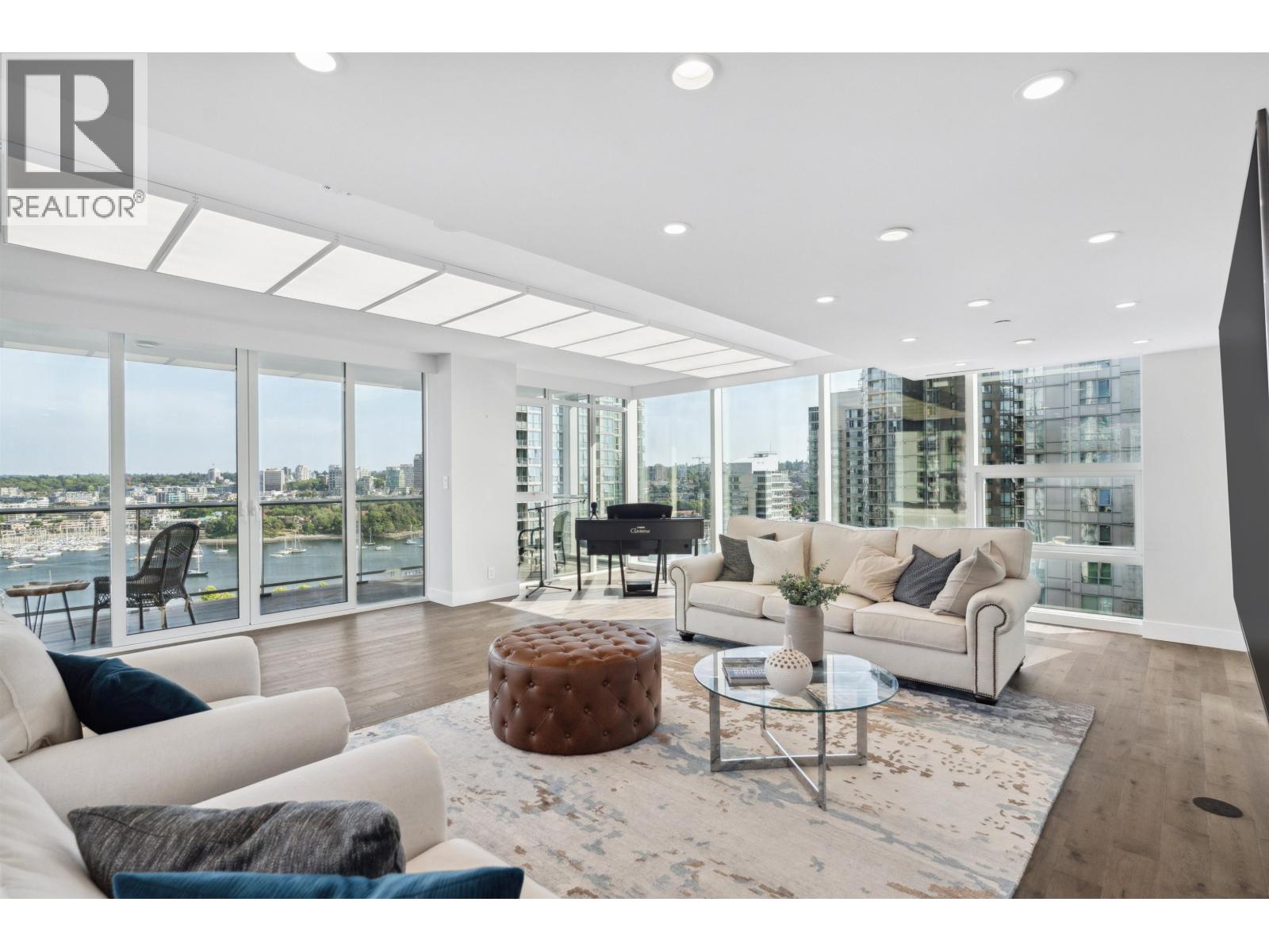 1701 499 Pacific Street, Vancouver, British Columbia  V6B 0N4 - Photo 2 - R3070737