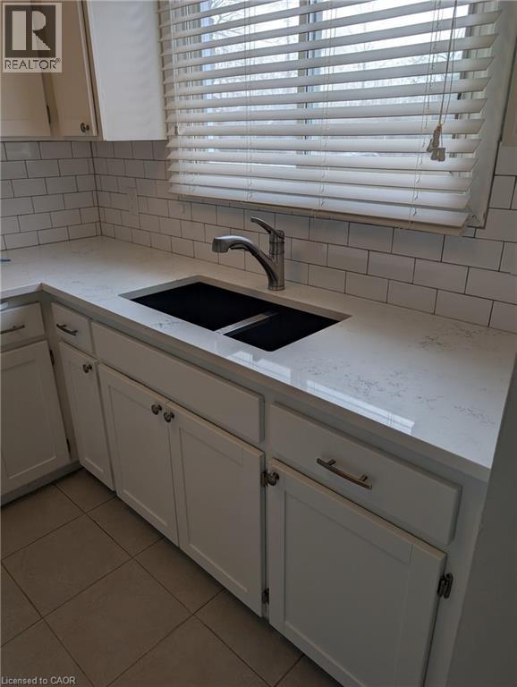 423 Westwood Drive Unit# 24, Kitchener, Ontario  N2M 5B5 - Photo 6 - 40790569