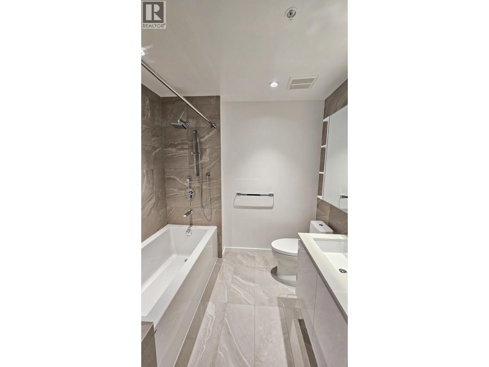 638 6300 Minoru Blvd, Richmond, British Columbia  V7C 2X5 - Photo 4 - R3070736