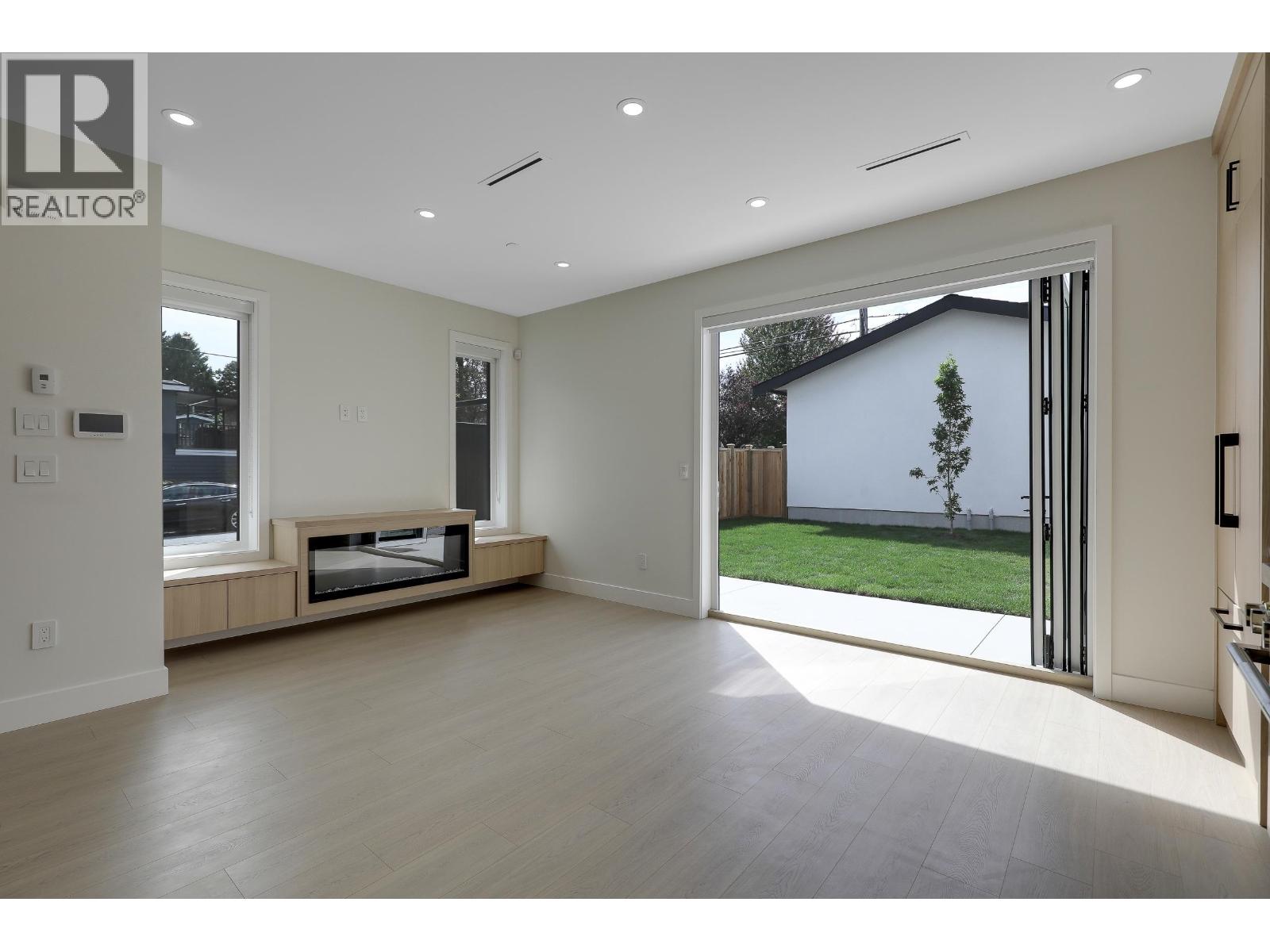 2 3695 E 26 Avenue, Vancouver, British Columbia  V5R 2M7 - Photo 13 - R3061166