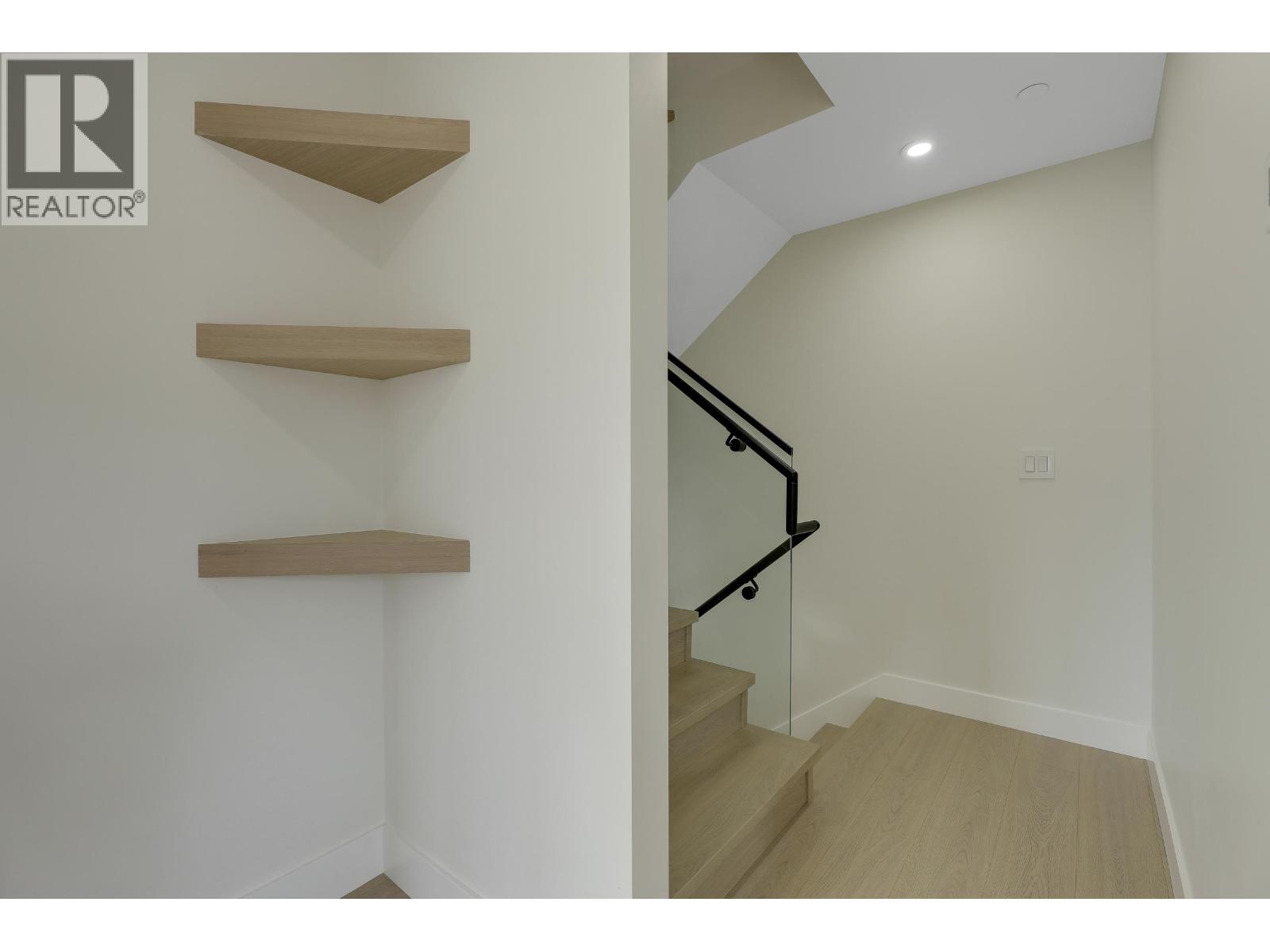 2 3695 E 26 Avenue, Vancouver, British Columbia  V5R 2M7 - Photo 29 - R3061166