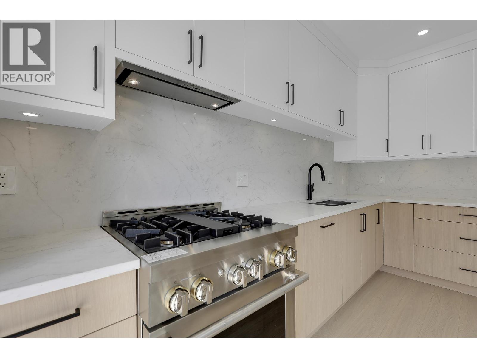 2 3695 E 26 Avenue, Vancouver, British Columbia  V5R 2M7 - Photo 19 - R3061166