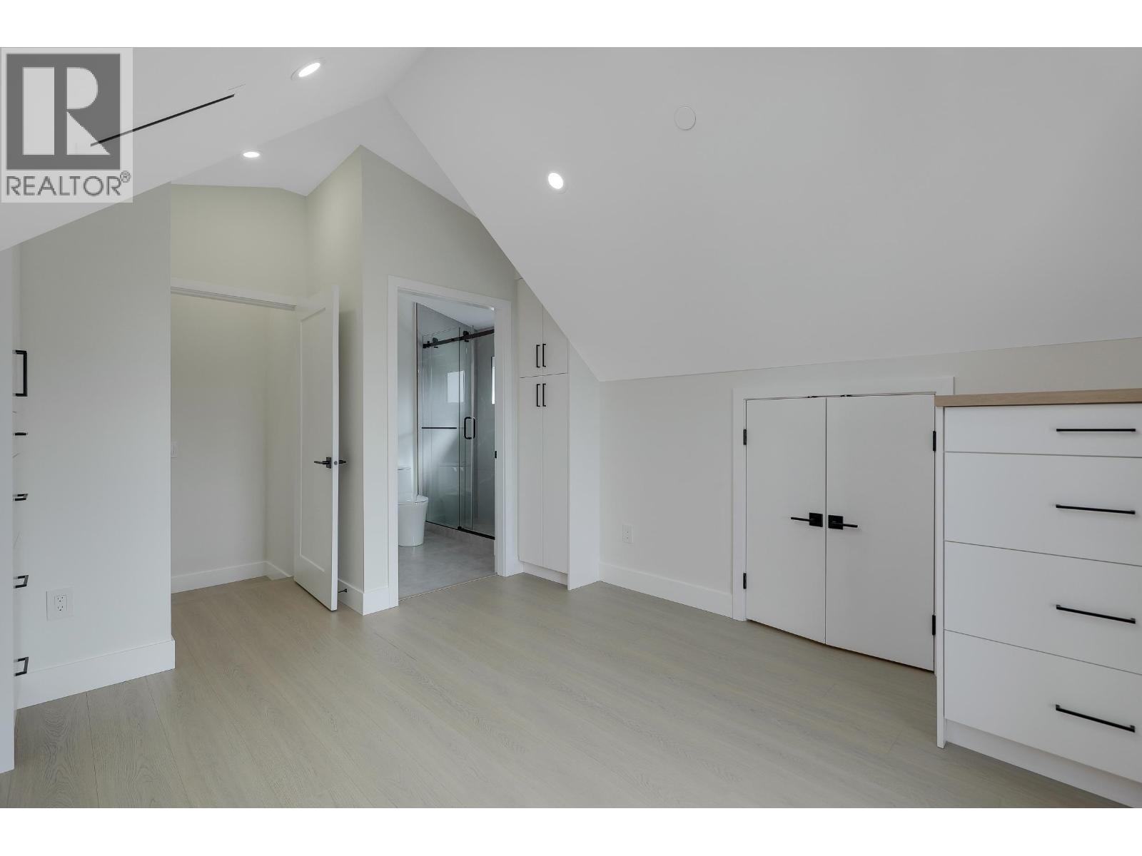 2 3695 E 26 Avenue, Vancouver, British Columbia  V5R 2M7 - Photo 32 - R3061166