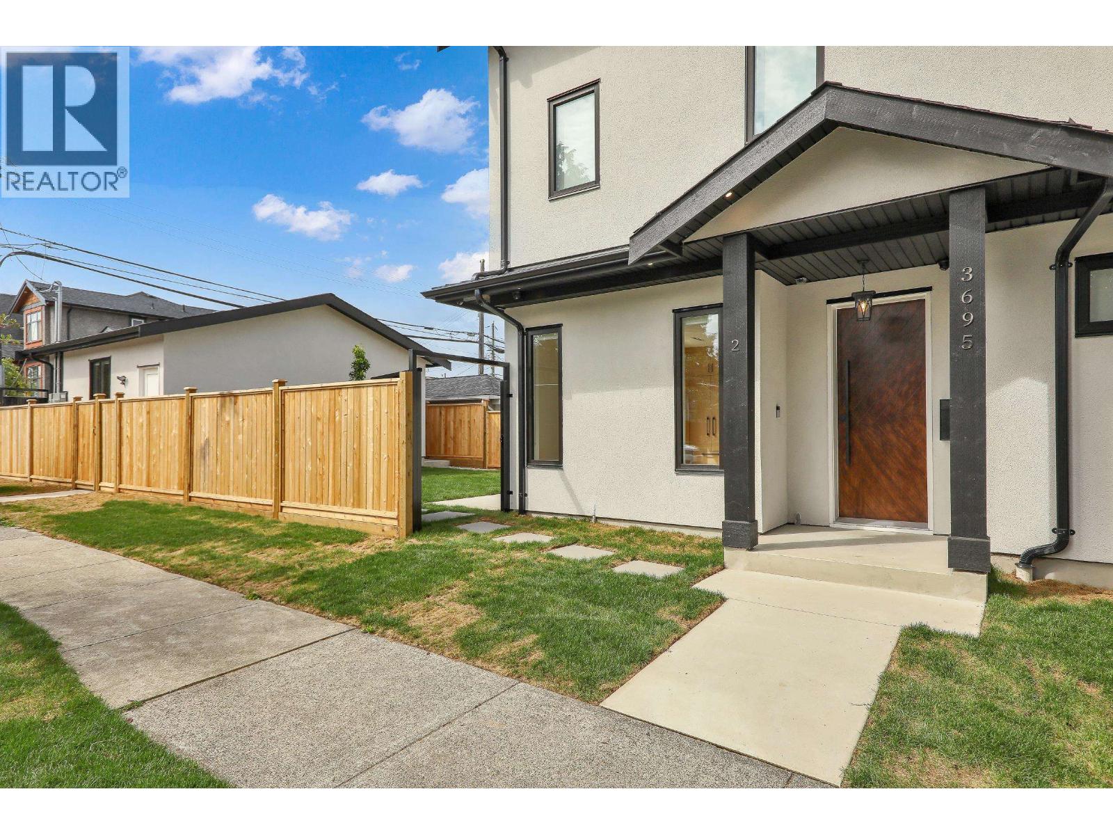 2 3695 E 26 Avenue, Vancouver, British Columbia  V5R 2M7 - Photo 3 - R3061166