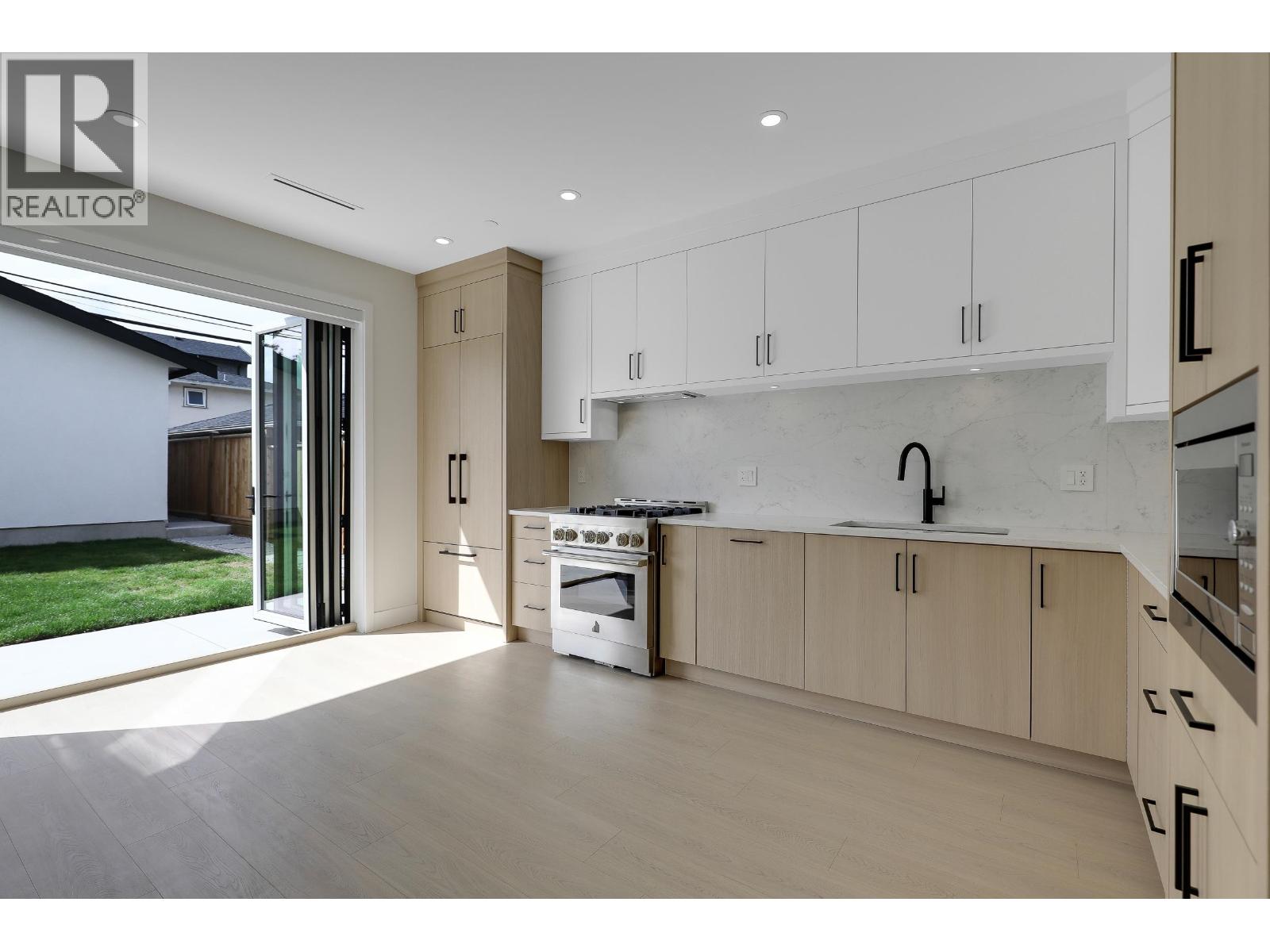 2 3695 E 26 Avenue, Vancouver, British Columbia  V5R 2M7 - Photo 16 - R3061166