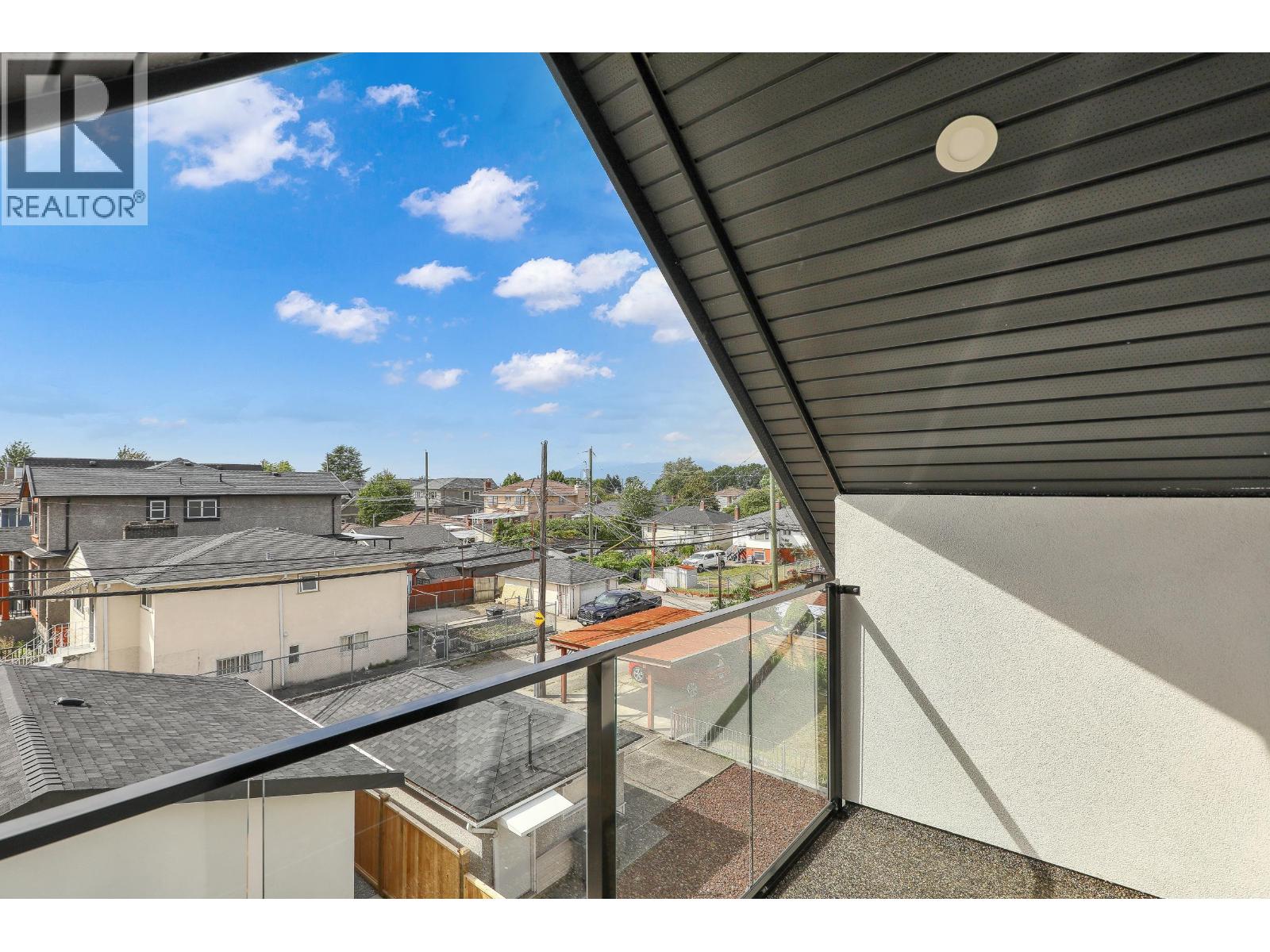 2 3695 E 26 Avenue, Vancouver, British Columbia  V5R 2M7 - Photo 35 - R3061166