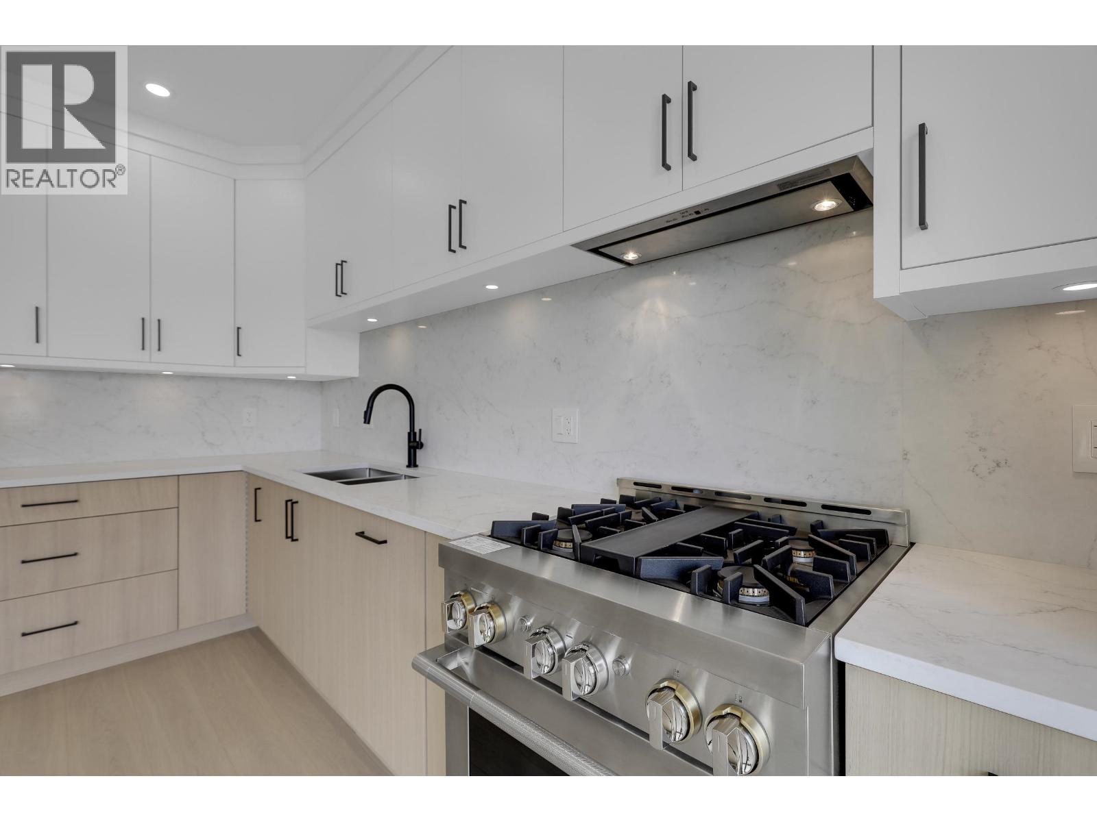 1 3695 E 26 Avenue, Vancouver, British Columbia  V5R 2M7 - Photo 10 - R3065872