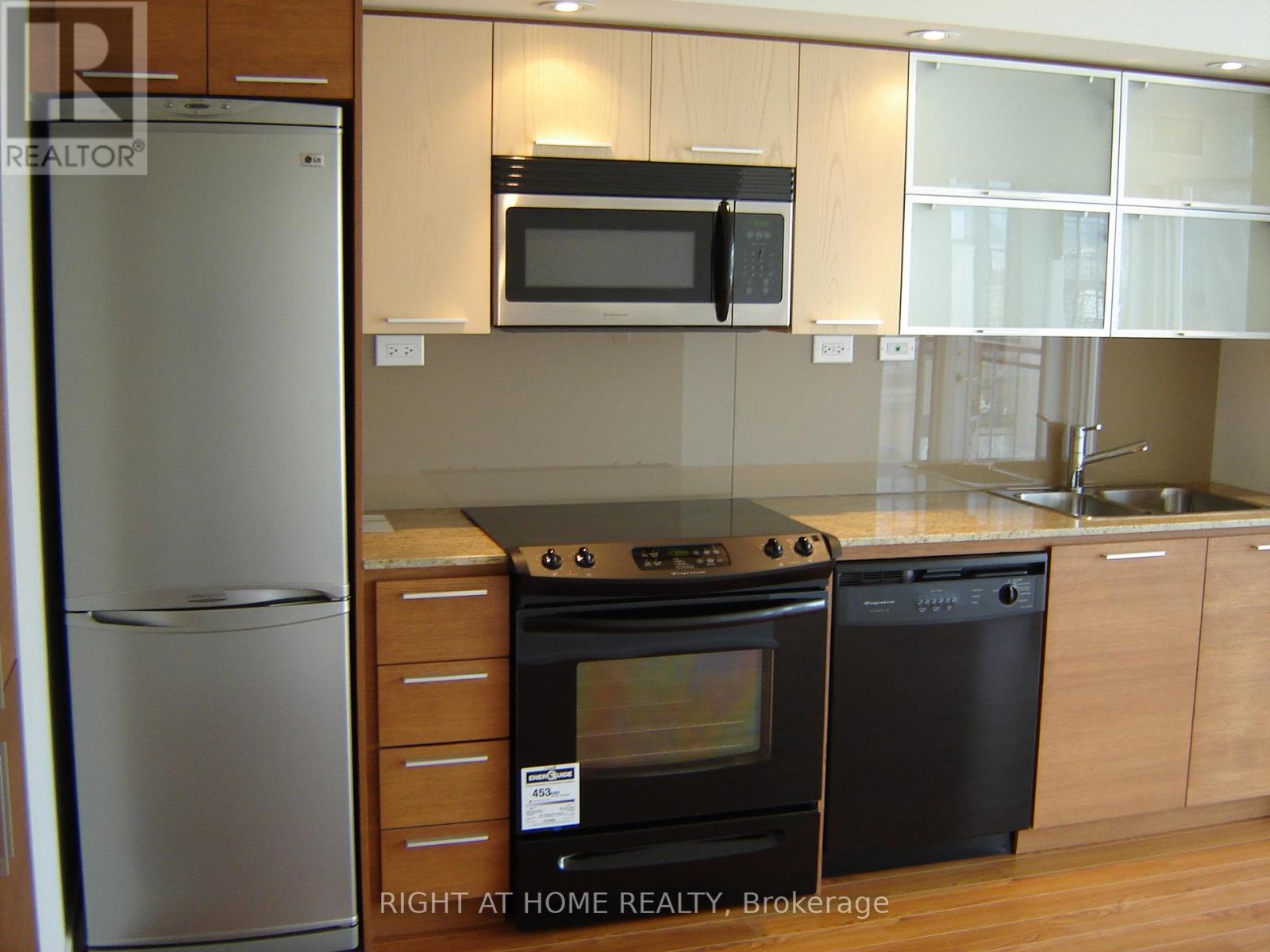 1902 - 25 Capreol Court, Toronto, Ontario  M5V 3Z7 - Photo 4 - C12583556