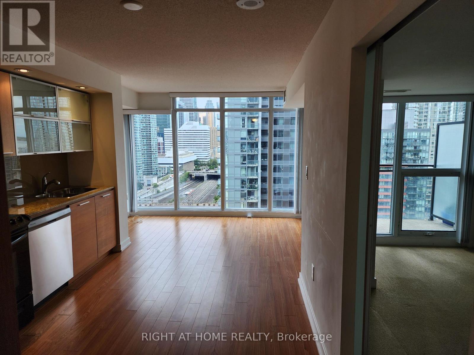 1902 - 25 Capreol Court, Toronto, Ontario  M5V 3Z7 - Photo 7 - C12583556