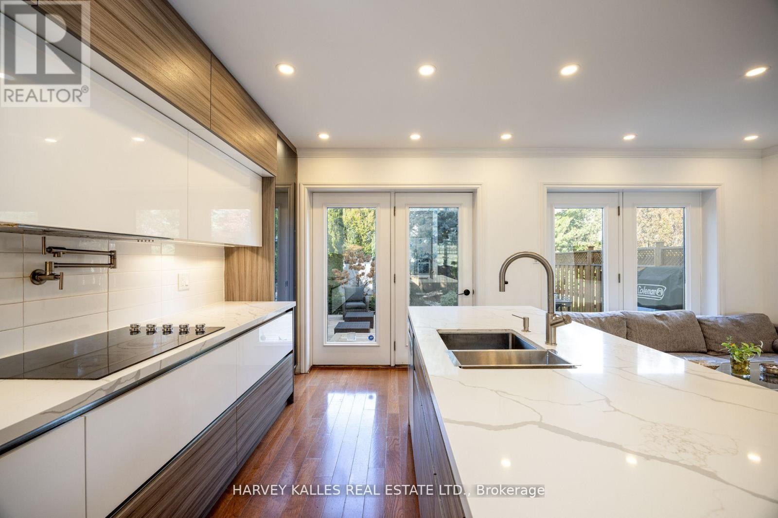 204 Brooke Avenue, Toronto, Ontario  M5M 2K6 - Photo 11 - C12583578