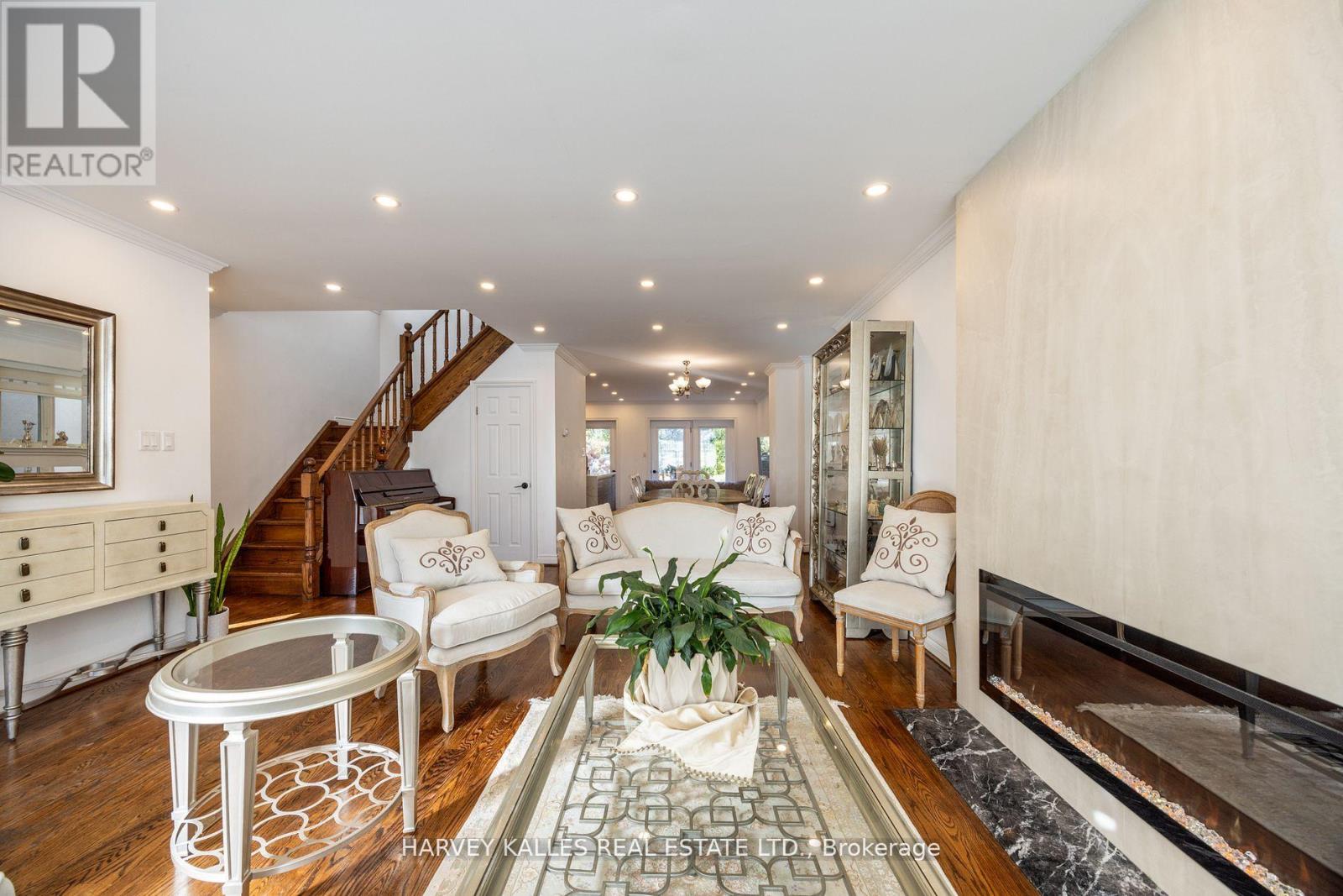 204 Brooke Avenue, Toronto, Ontario  M5M 2K6 - Photo 7 - C12583578