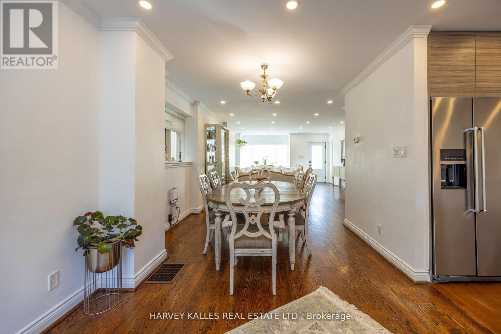 204 Brooke Avenue, Toronto, Ontario  M5M 2K6 - Photo 9 - C12583578