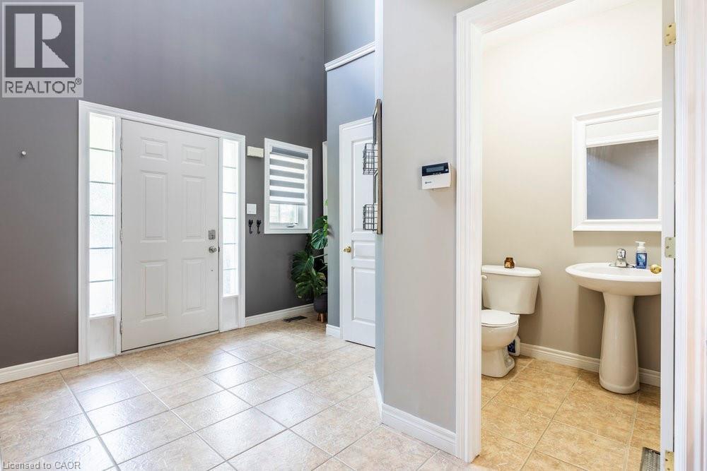 2350 Norland Drive, Burlington, Ontario  L7L 7E6 - Photo 3 - 40766465