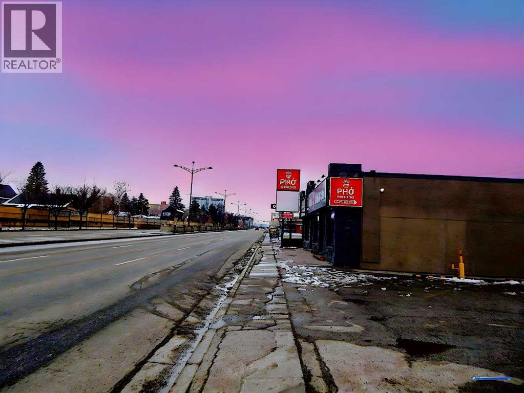 712 16 Avenue Nw, Calgary, Alberta  T2M 0J8 - Photo 2 - A2208163