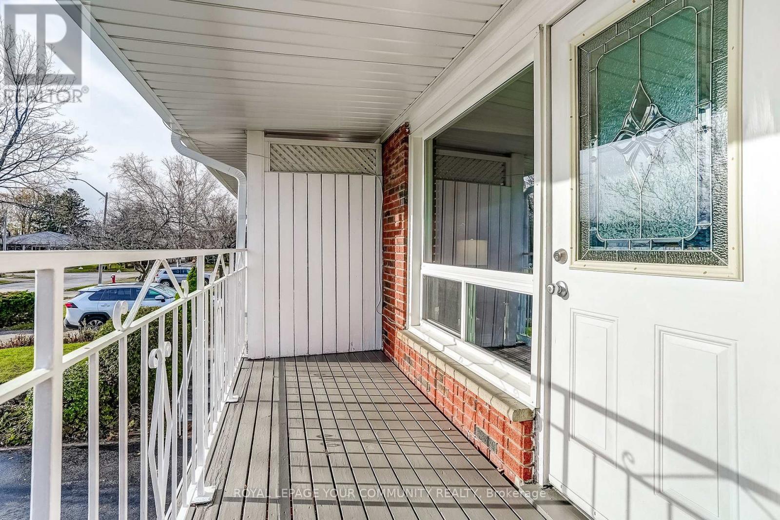 722 Green Meadow Crescent, Mississauga, Ontario L5A 2V2 - Photo 13 - W12582342