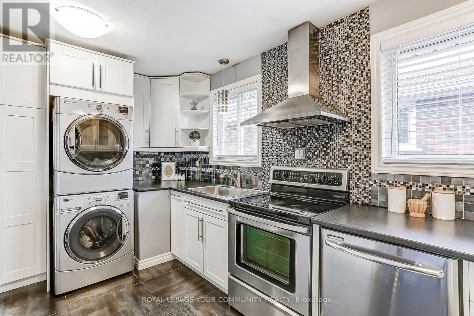 722 Green Meadow Crescent, Mississauga, Ontario L5A 2V2 - Photo 24 - W12582342