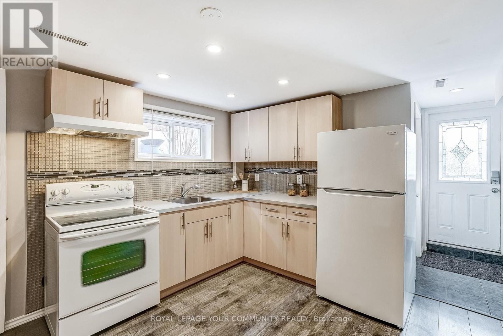 722 Green Meadow Crescent, Mississauga, Ontario L5A 2V2 - Photo 36 - W12582342