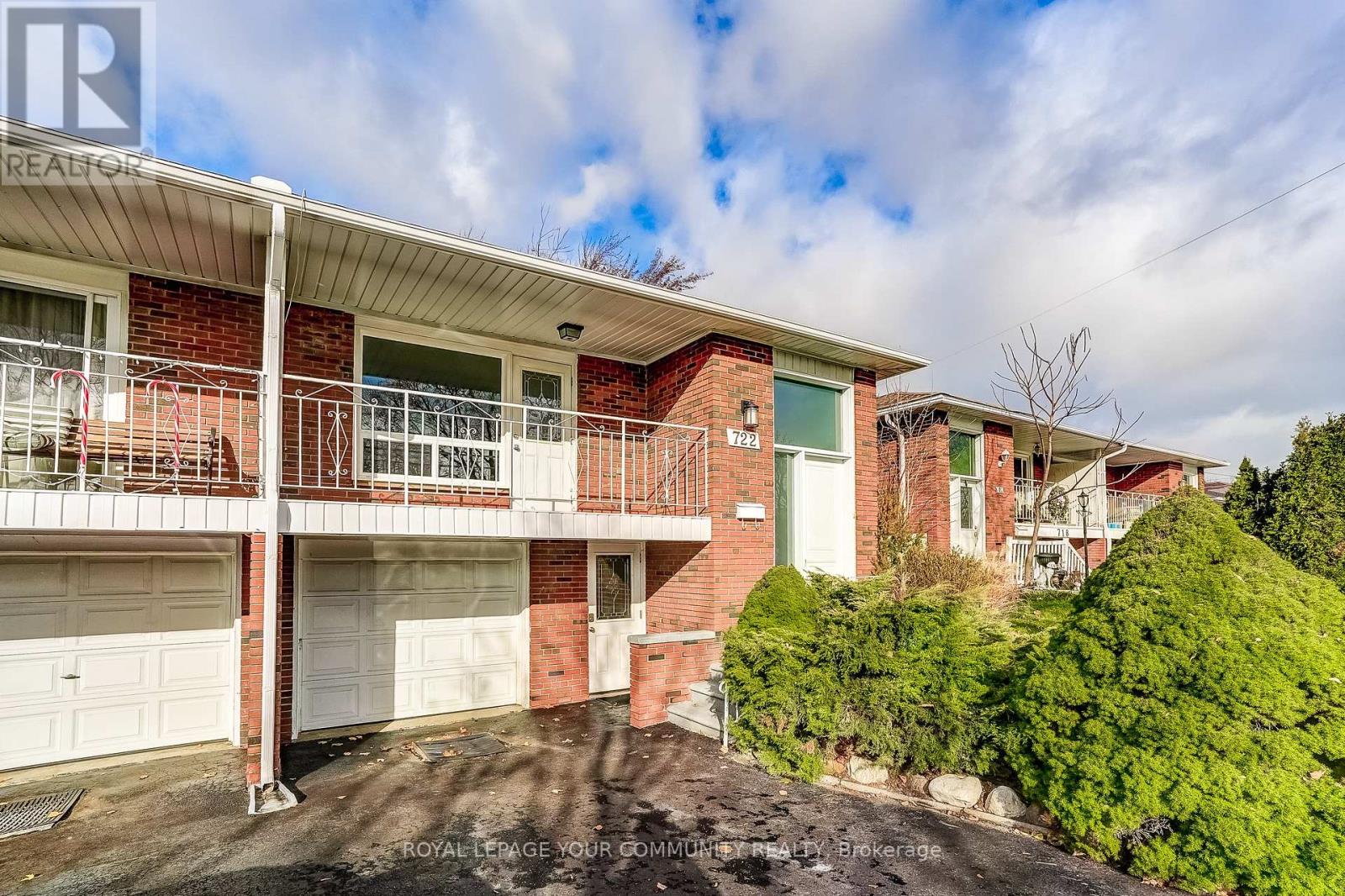 722 Green Meadow Crescent, Mississauga, Ontario L5A 2V2 - Photo 5 - W12582342