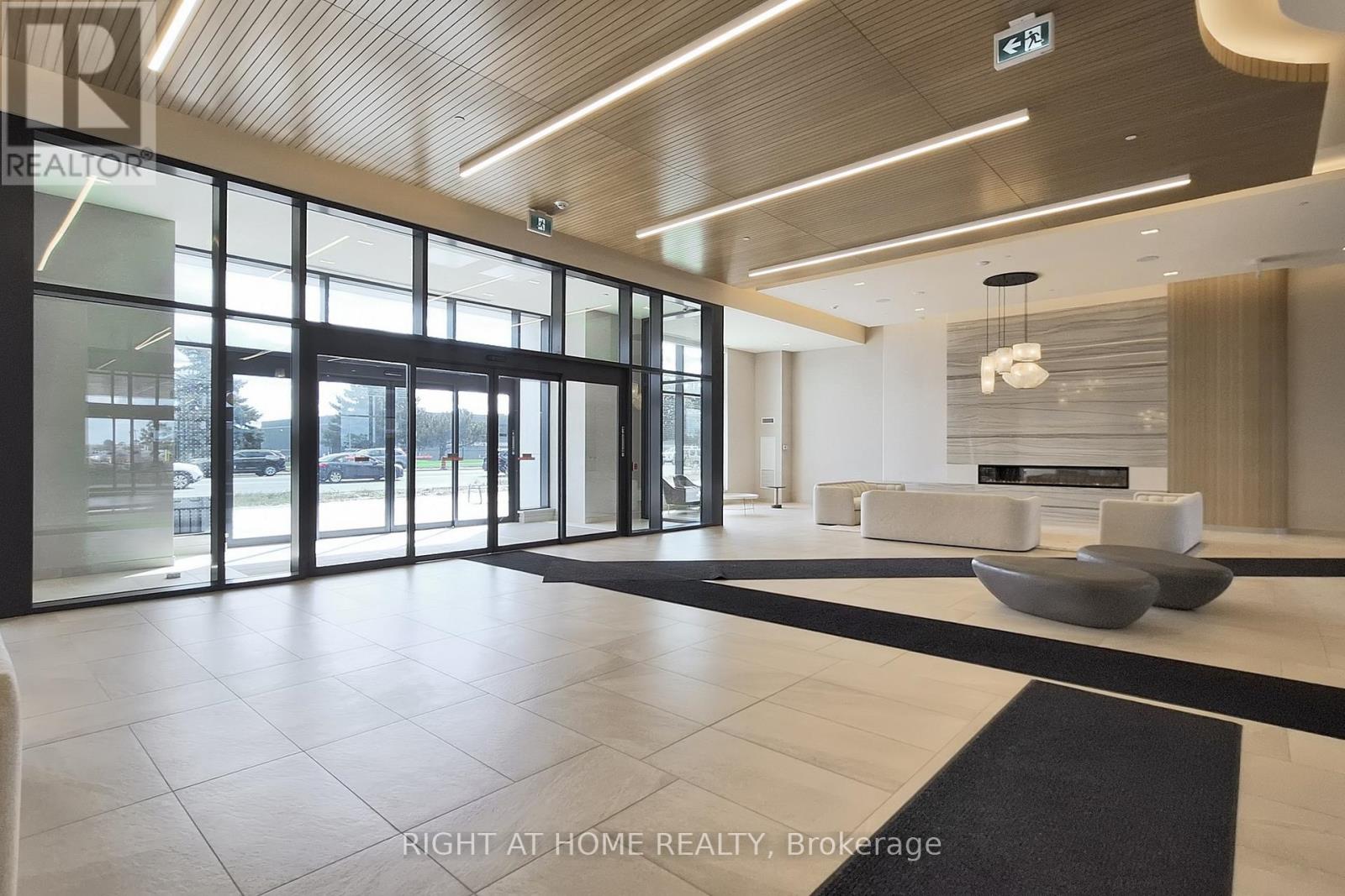 Lph106 - 8960 Jane Street, Vaughan, Ontario  L4K 2M9 - Photo 3 - N12583576