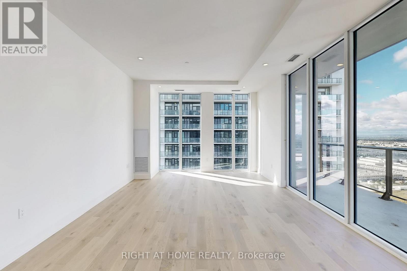 Lph106 - 8960 Jane Street, Vaughan, Ontario  L4K 2M9 - Photo 6 - N12583576