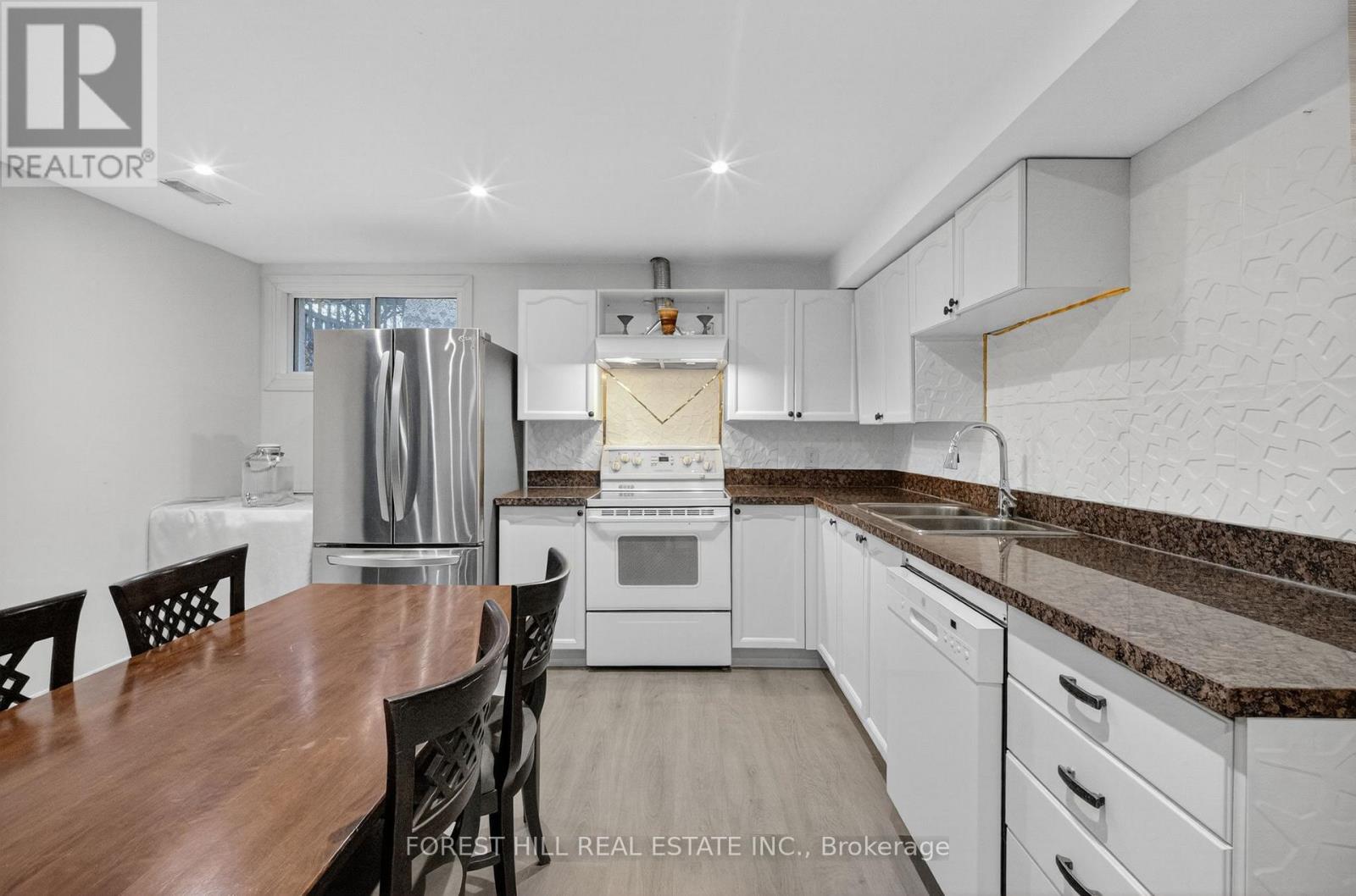 26 Elm Grove Avenue, Richmond Hill, Ontario  L4E 2T1 - Photo 33 - N12583602