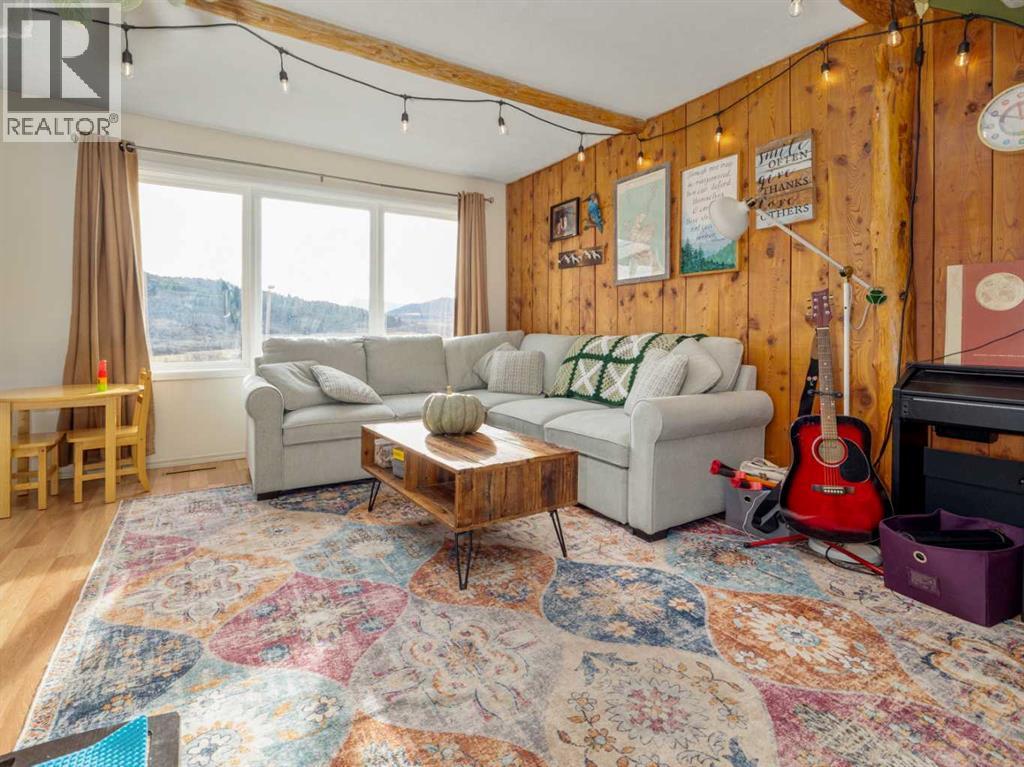 740 First Avenue, Beaver Mines, Alberta  T0K 1W0 - Photo 24 - A2270667