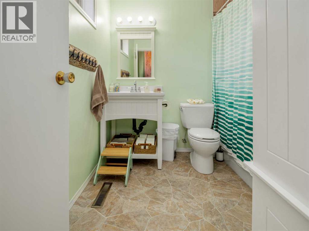 740 First Avenue, Beaver Mines, Alberta  T0K 1W0 - Photo 28 - A2270667