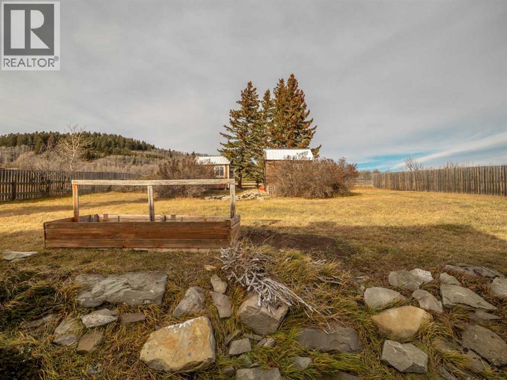 740 First Avenue, Beaver Mines, Alberta  T0K 1W0 - Photo 37 - A2270667