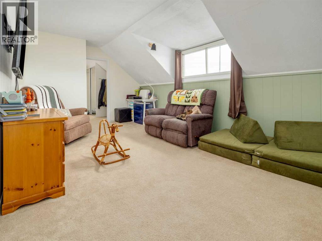 740 First Avenue, Beaver Mines, Alberta  T0K 1W0 - Photo 29 - A2270667