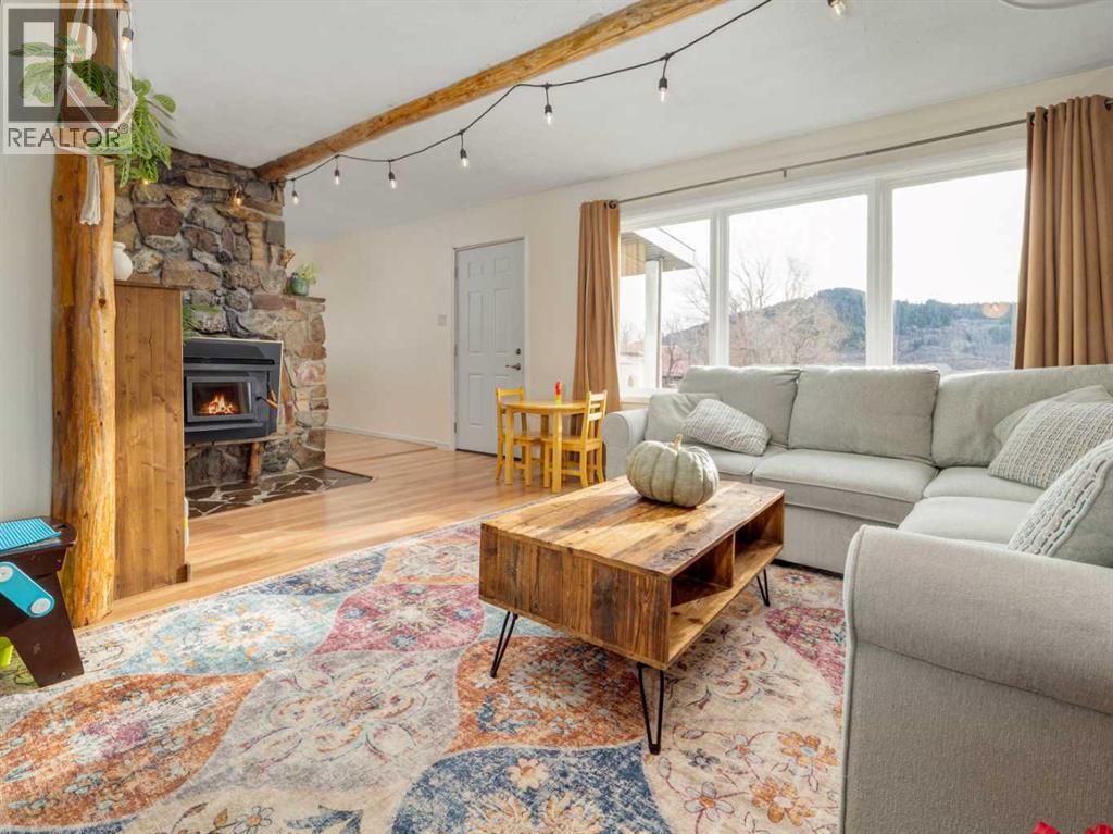 740 First Avenue, Beaver Mines, Alberta  T0K 1W0 - Photo 26 - A2270667