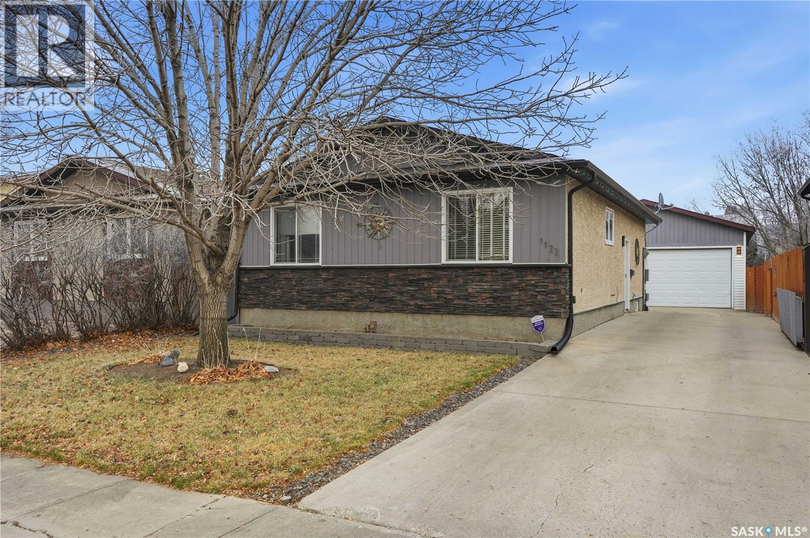1122 Ferguson CRESCENT, Regina, Saskatchewan