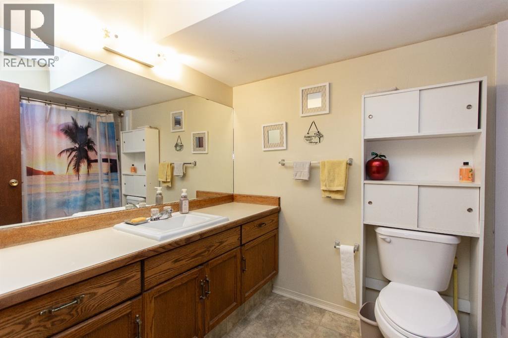 5103 & 5105 38 Street, Red Deer, Alberta  T4N 0X2 - Photo 12 - A2271643