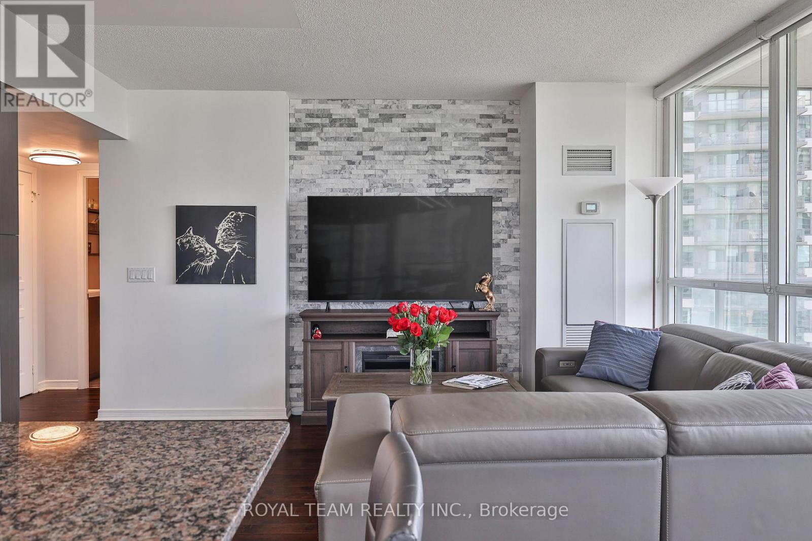 2504 - 2230 Lake Shore Boulevard W, Toronto, Ontario  M8V 0B2 - Photo 6 - W12583550