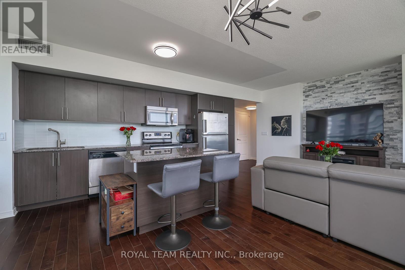 2504 - 2230 Lake Shore Boulevard W, Toronto, Ontario  M8V 0B2 - Photo 8 - W12583550