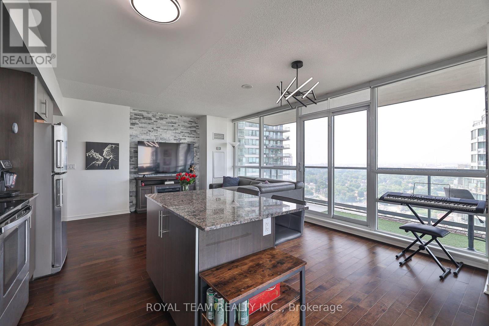 2504 - 2230 Lake Shore Boulevard W, Toronto, Ontario  M8V 0B2 - Photo 9 - W12583550