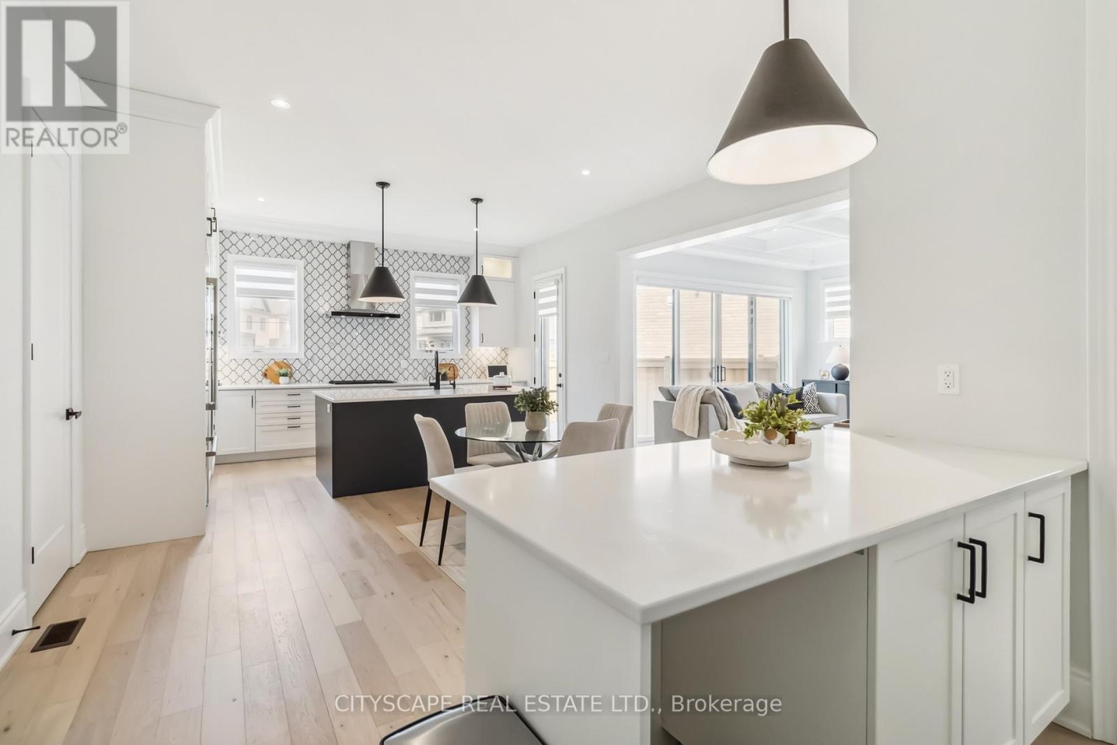 1268 Meadowside Path, Oakville, Ontario  L6M 5M9 - Photo 14 - W12583582