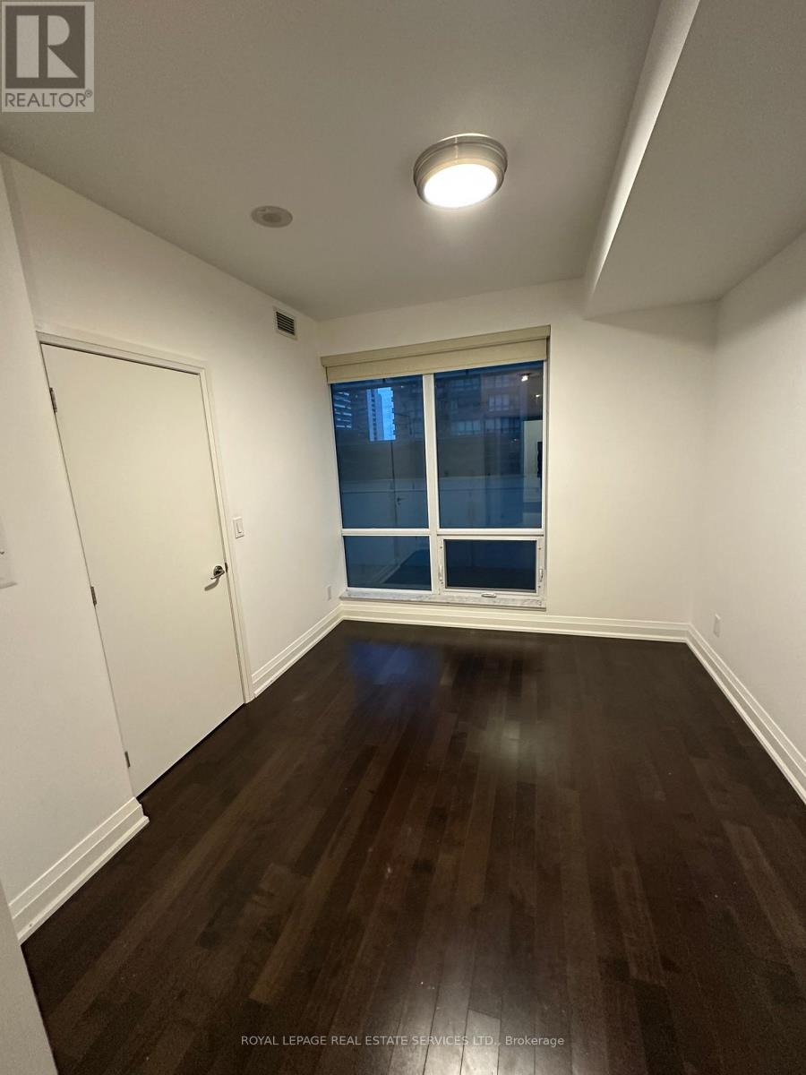 1207 - 80 John Street, Toronto, Ontario  M5V 3X4 - Photo 6 - W12583596