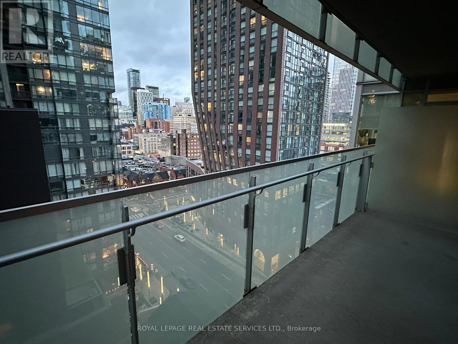 1207 - 80 John Street, Toronto, Ontario  M5V 3X4 - Photo 8 - W12583596