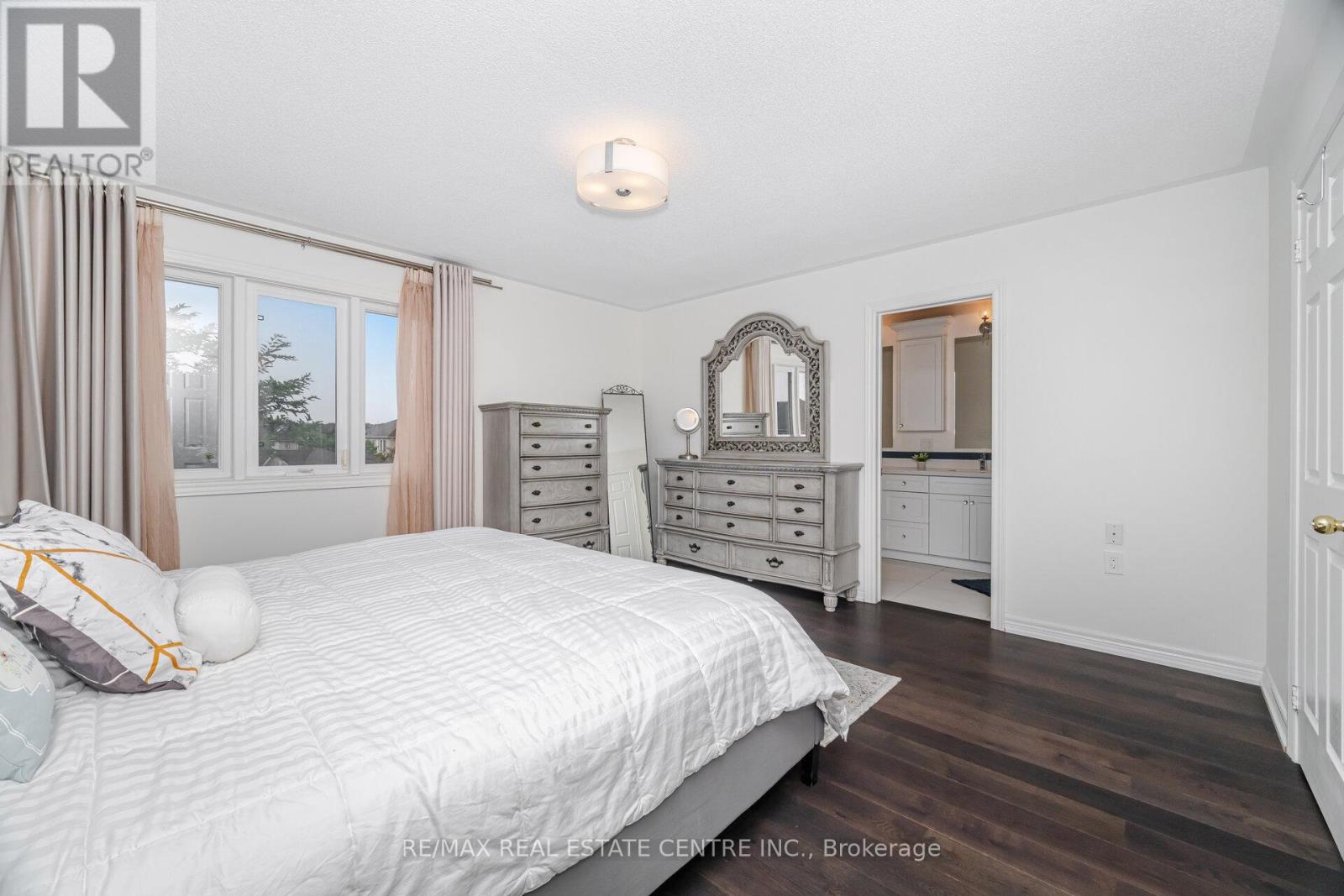 35 - 2295 Rochester Circle, Oakville, Ontario  L6M 5C8 - Photo 24 - W12583598