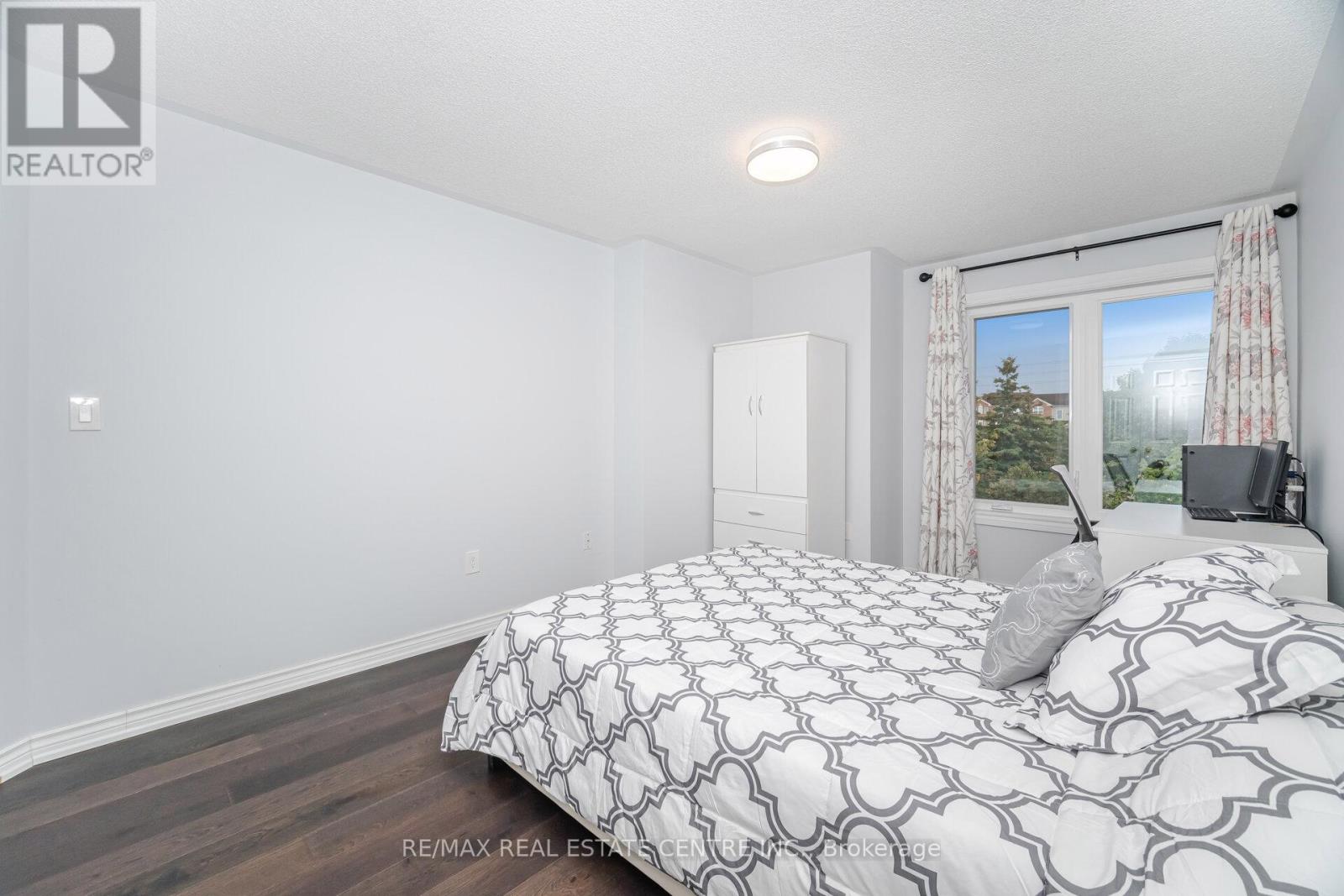 35 - 2295 Rochester Circle, Oakville, Ontario  L6M 5C8 - Photo 29 - W12583598