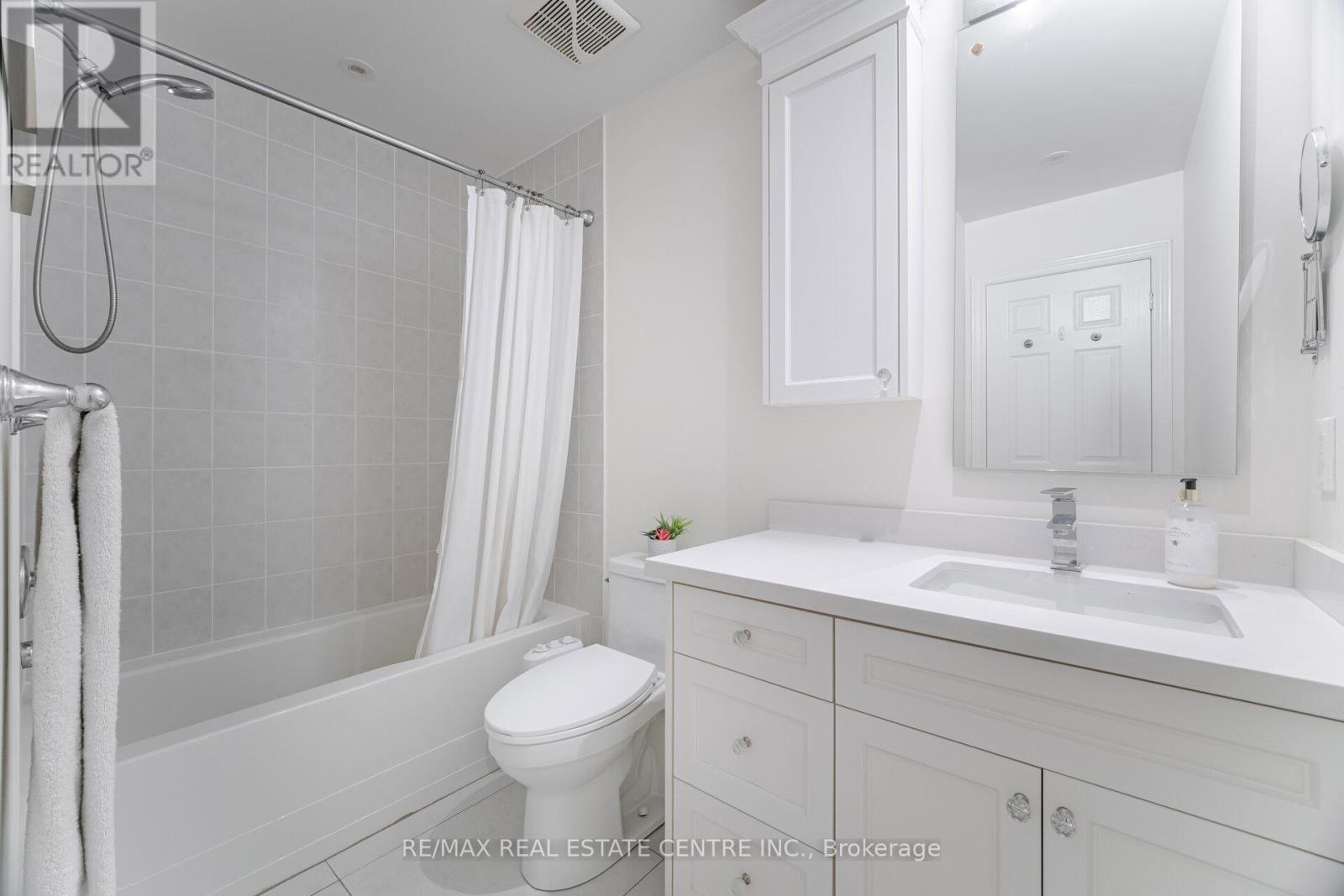 35 - 2295 Rochester Circle, Oakville, Ontario  L6M 5C8 - Photo 32 - W12583598