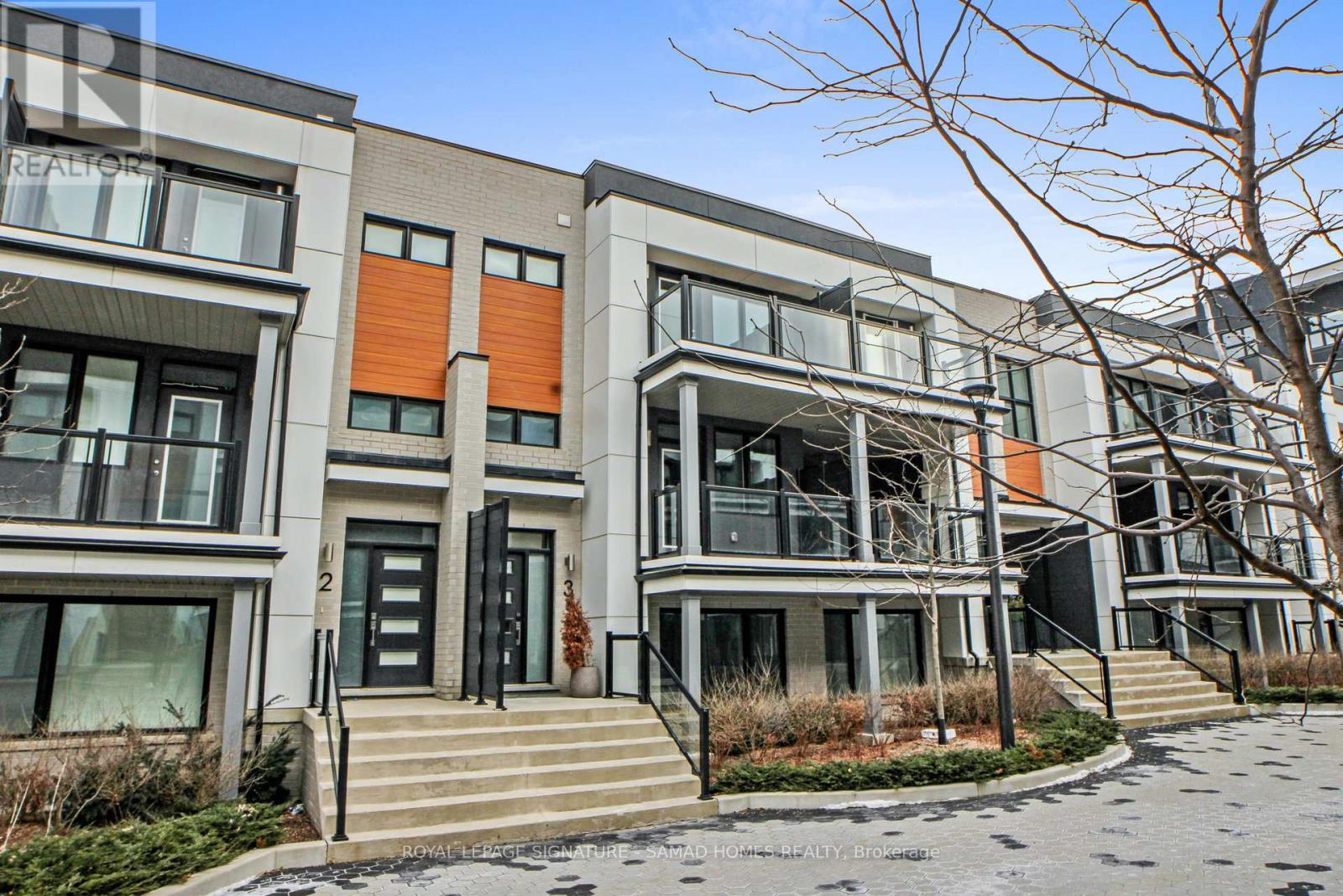 3 - 98 Huguenot Road, Oakville, Ontario  L6H 0X3 - Photo 1 - W12583606