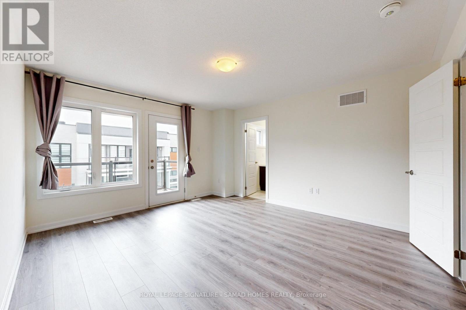 3 - 98 Huguenot Road, Oakville, Ontario  L6H 0X3 - Photo 23 - W12583606