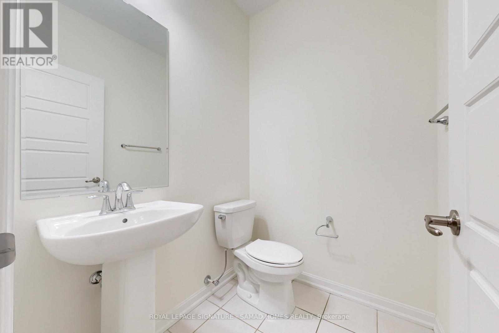 3 - 98 Huguenot Road, Oakville, Ontario  L6H 0X3 - Photo 39 - W12583606