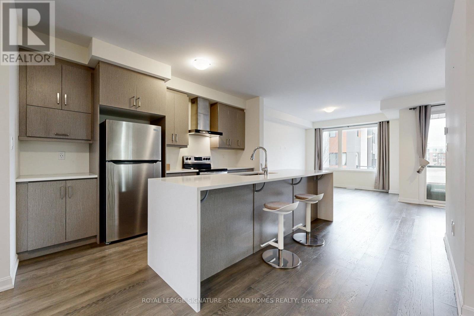 3 - 98 Huguenot Road, Oakville, Ontario  L6H 0X3 - Photo 9 - W12583606